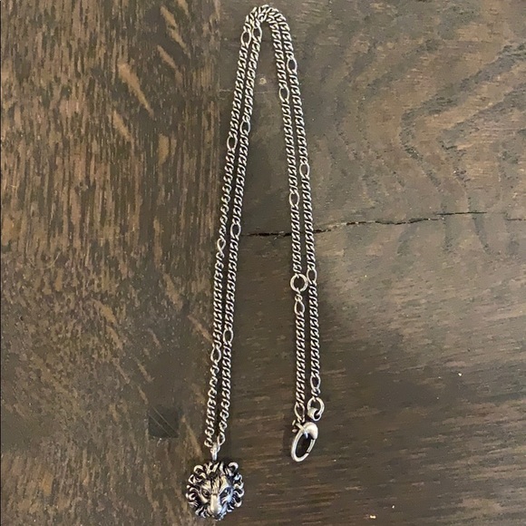 Gucci Necklace with Lion pendant - Picture 1 of 3